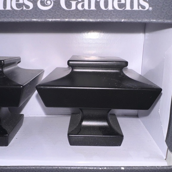 Better Homes & Gardens Square Finial Set for Curtain Rod Matte Black Finish - Picture 2 of 6